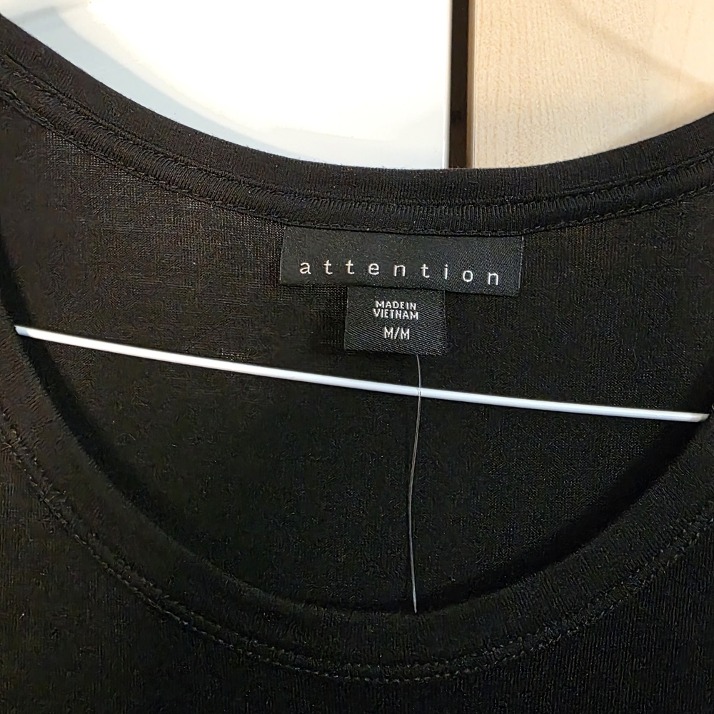 Attention Black Women's Short Sleeve T-Shirt Top NWT Medium - Picture 4 of 9